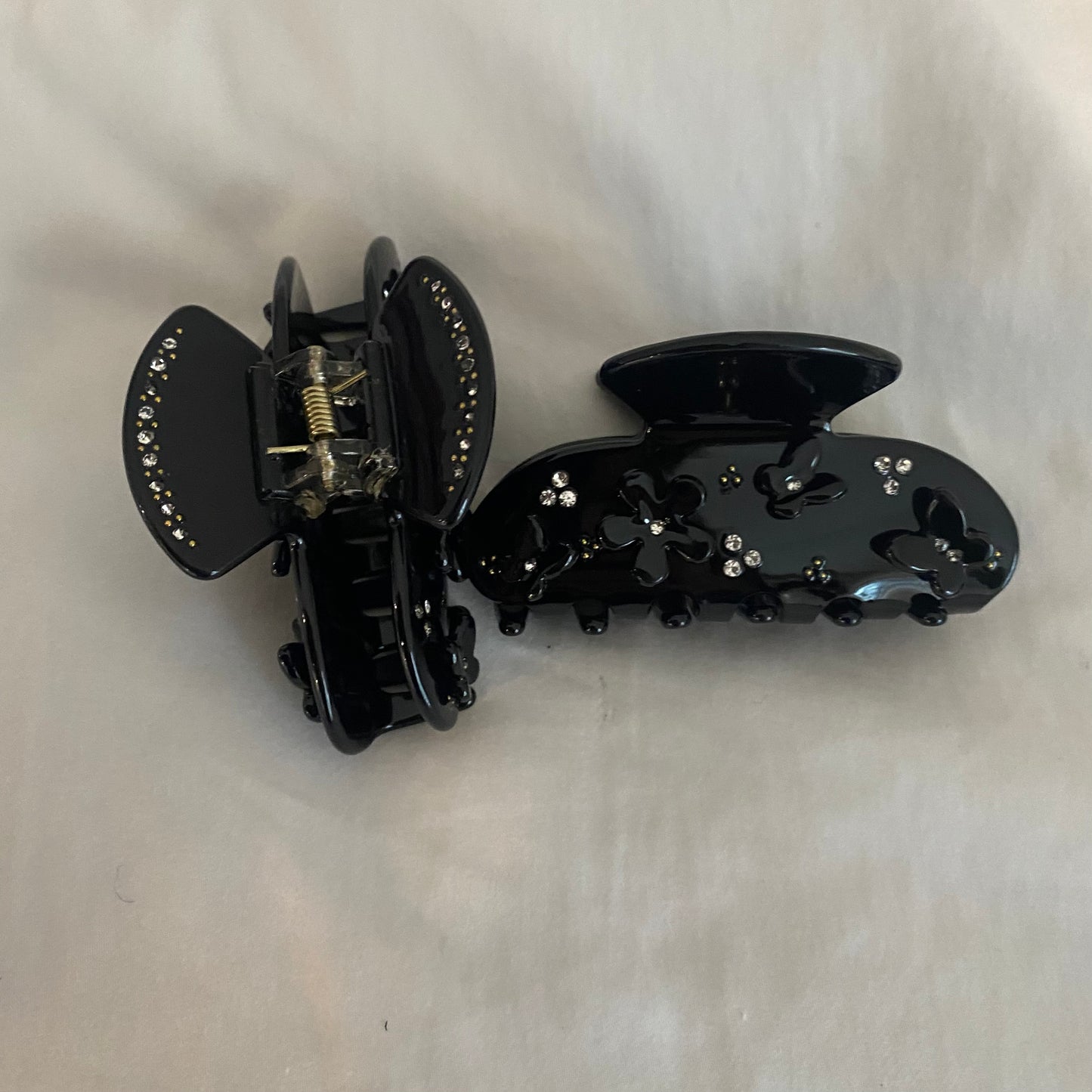 Black flower clip