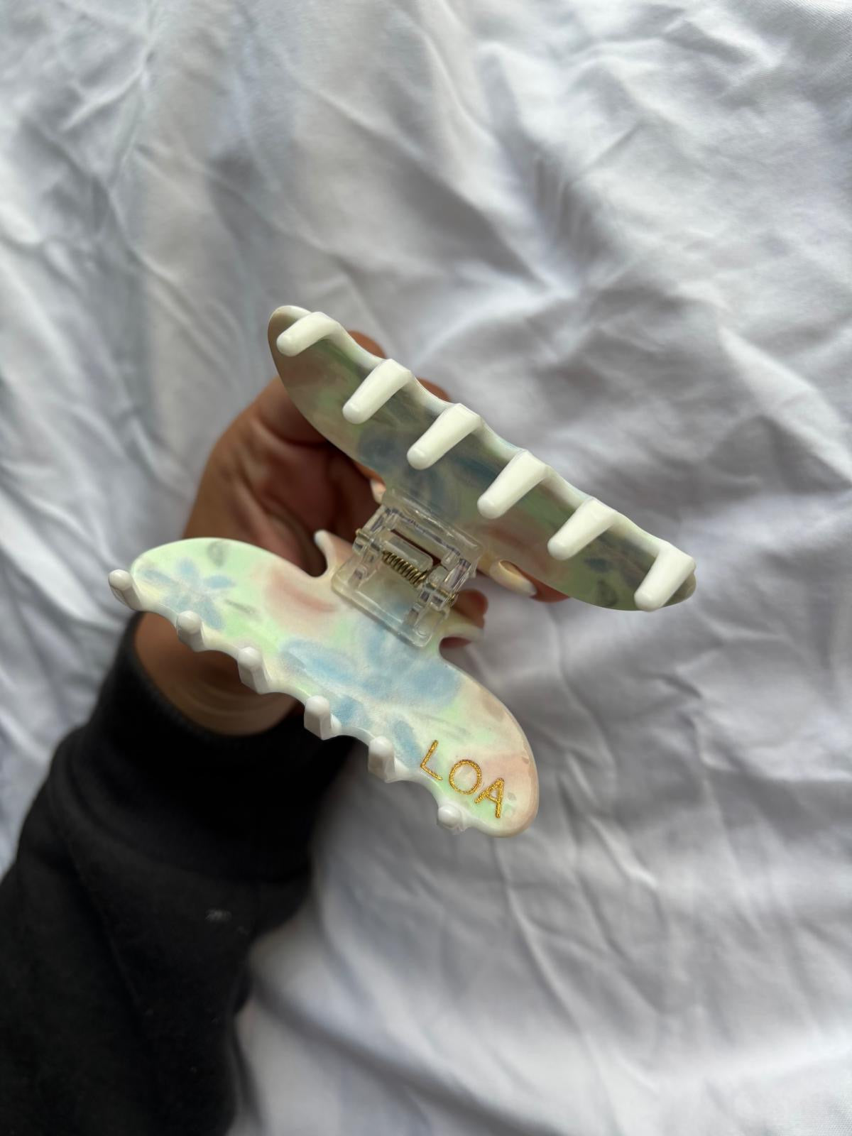 Pastel petal clip